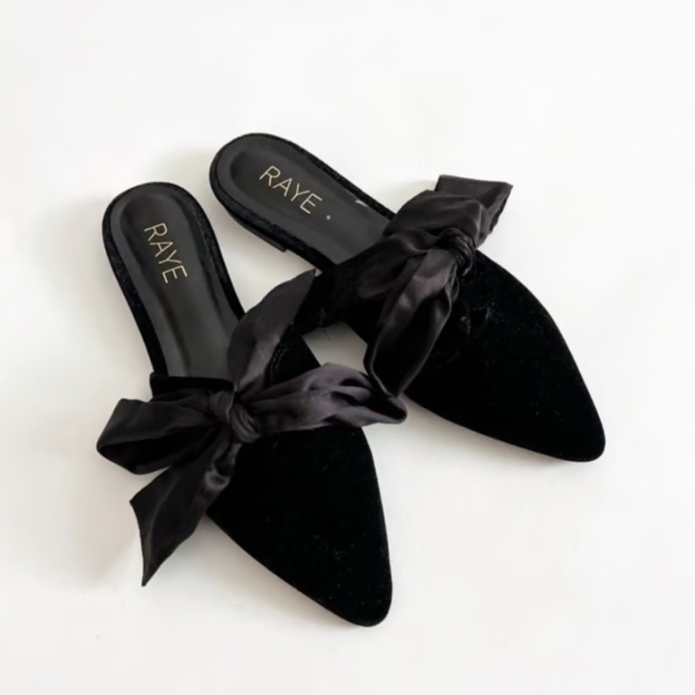 RAYE Magnolia Slide in Black Velvet Sz 7.5